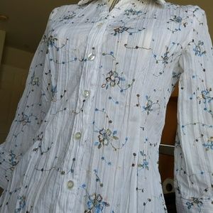 NWOT Apt.9 Embroidered Button down Blouse Shirt